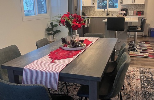 Jasper Place House | 🌟 Stylish, Spacious 3BR WEM, AC — Pet Friendly, Near Top Attractions