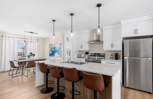 Dieppe House | Stylish & Spacious 3BR w/BBQ
