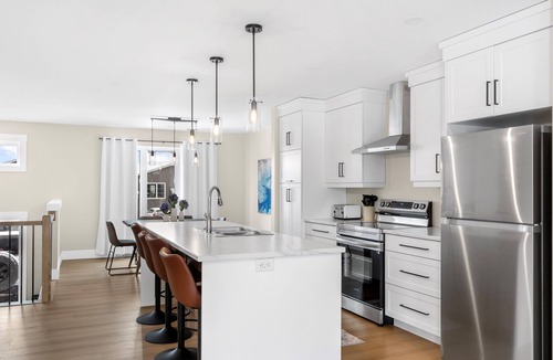 Dieppe House | Stylish & Spacious 3BR w/BBQ
