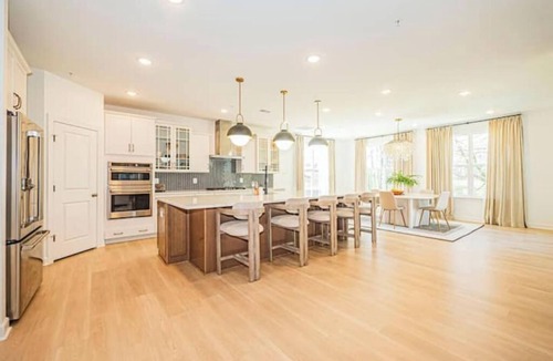Montpelier House | Stylish & spacious 7BR Glen Dale Home w/Game Room