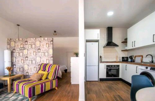 L'Albufereta Apartment | Stylish & Spacious Fully Equipped Studio-4 minutes walk to Albufereta Beach