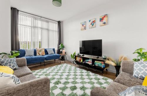 Chapeltown House | Stylish & Spacious Home in the Heart of Leeds