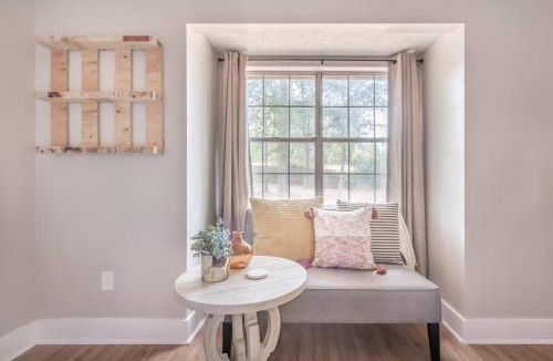 Jonesboro House | Stylish & Spacious Home Near ATL