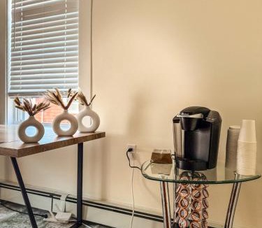 Beverly Apartment | Stylish Stay By Beach And Shops
