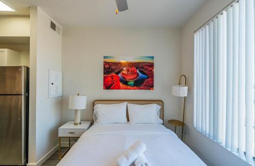 Tempe Apartment | Stylish Studio-1BR 1BA, Pool, Gym, Free Parking, Game Room, EV