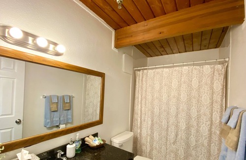 Midtown Anchorage Apartment | Stylish studio apartment