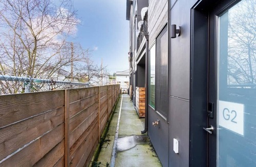 Columbia City House | Stylish Studio: Columbia City, Seattle