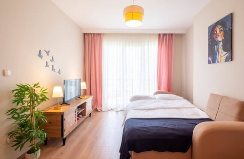 Atasehir Apartment | Stylish Studio Flat with City View in Atasehir