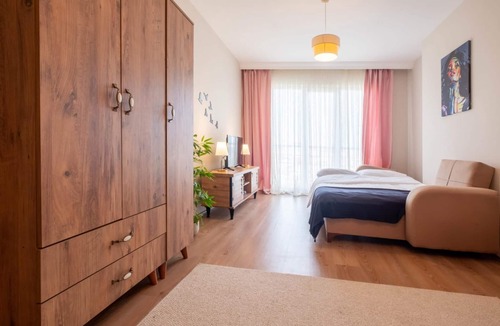 Atasehir Apartment | Stylish Studio Flat with City View in Atasehir