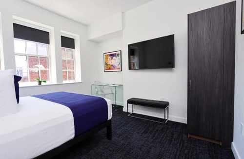 Fenway–Kenmore Apartment | Stylish Studio in Historic Boston - Unit #406