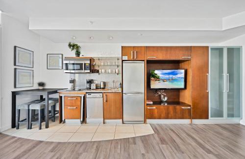 South Beach House | Stylish Studio in South Beach with Ocean Views