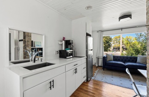 Fifth Ward Apartment | Stylish Studio in Walkers Point