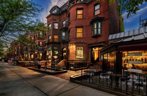 Back Bay Apartment | Stylish Studio on Newbury St, THIS IS BOSTON! #12