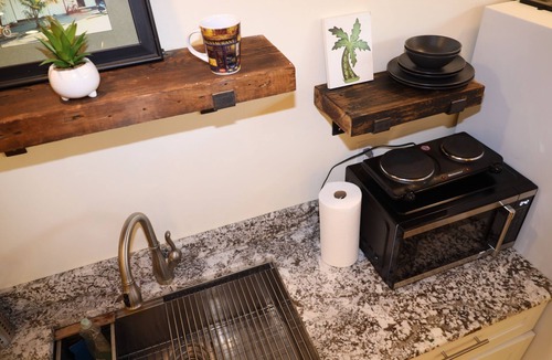 Roosevelt Apartment | Stylish Studio on Roosevelt Row – Fast Wi-Fi