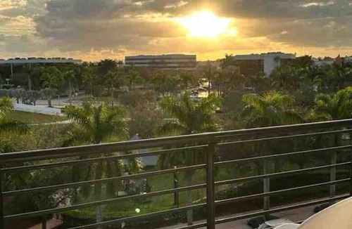 Doral Condo | Stylish Studio | Resort-Style Amenities