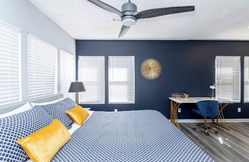 Hot Springs House | Stylish Studio, steps to Oaklawn