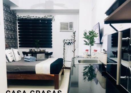 Santo Cristo Apartment | Stylish studio unit at Grass Residences
