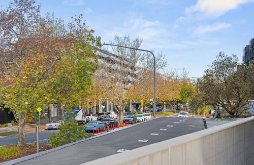 Braddon Apartment | Stylish Studio w/Generous Balcony, AC & Parking!