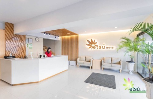 Downtown Tacloban Apartment | Stylish Studio with Twin Beds near Yolanda Shrine