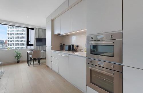 Manchester City Centre Apartment | Stylish Studio With Wi-Fi and Shared Spa Facilities