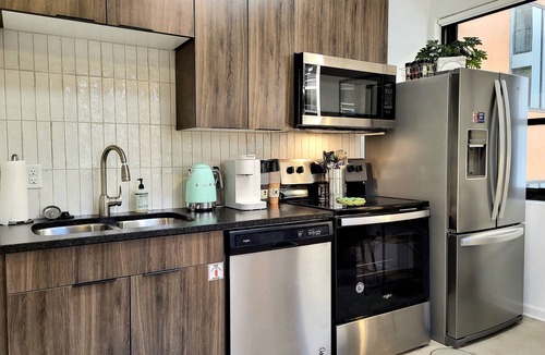 Columbia Apartment | Stylish suite DOWNTOWN with FREE parking and a GYM