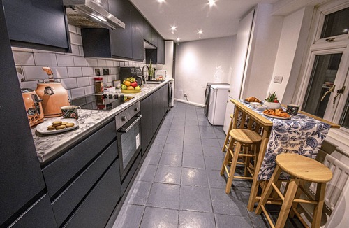 Montpelier Apartment | Stylish Super Central Modern Townhouse Retreat