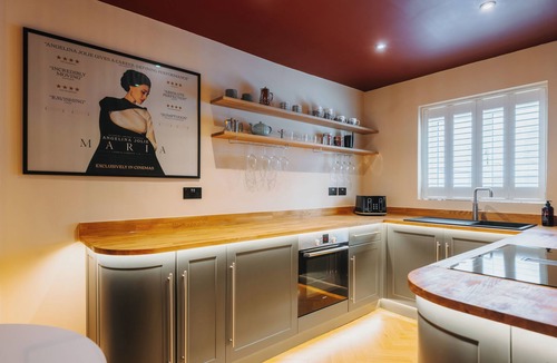 Shrewsbury House | Stylish Townhouse in Shrewsbury Town Centre