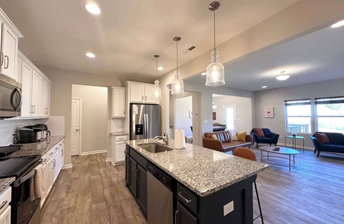 Harrisburg House | Stylish Townhouse Retreat in Peaceful Harrisburg