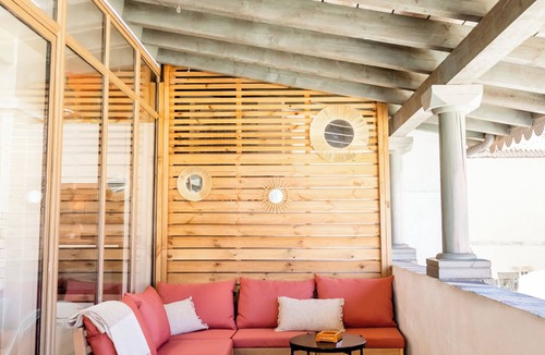 Bastide Saint-Louis Apartment | Stylish two bedroom apartment with outdoor space and A/C in Carcassonne centre