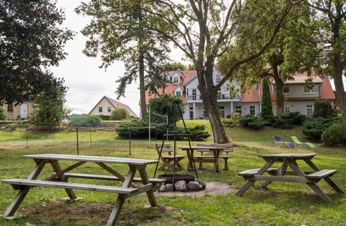 Muritz Apartment | Stylish vacation apartment in a manor house on Lake Plau