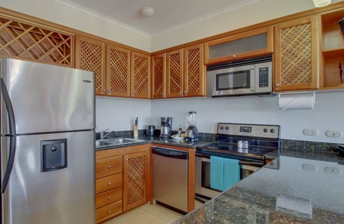 Jaco Apartment | Stylish waterfront apartment with shared pools & location near beach