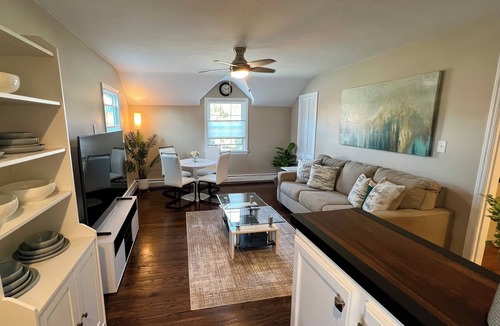Patchogue Apartment | Stylish yet cozy experience at this centrally-located place in Patchogue.
