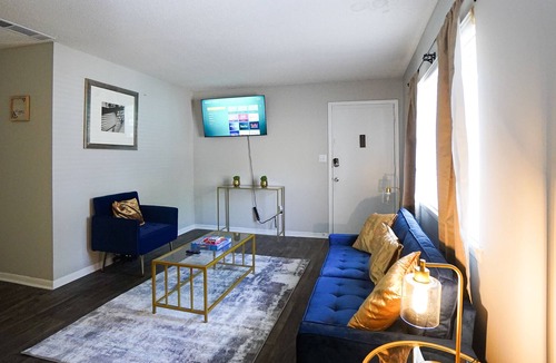 Homewood Apartment | Stylish1BD Workspace/8mins->DWTN/Close to 5 Hospitals