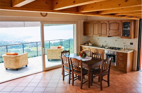 Poppino Apartment | Stylishly furnished vacation apartment in a residence with pool & dream lake view