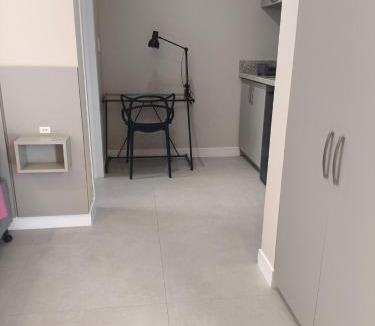 Fazenda Apartment | Suíte Queen Impecável Completa e Bem Localizada