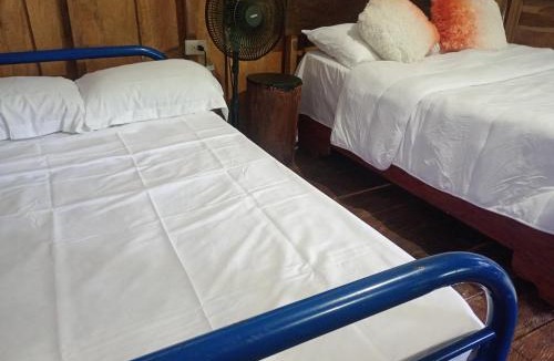 Katira House | su cabaña Río Celeste