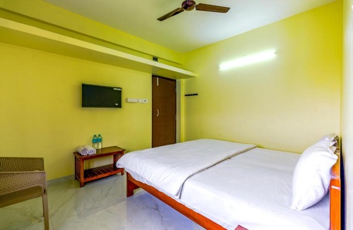 Vadanemelli Hotel | Subham Residency
