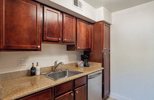 Trail West Condo | Sublime 2 Bd 2 ba Old Town Condo