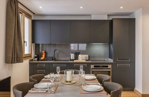 Chamonix City Centre Apartment | Sublime 6pax | MtBlanc View | Central | Parking |3