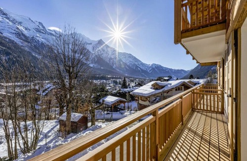 Chamonix City Centre Apartment | Sublime 6pax | MtBlanc View | Central | Parking |3