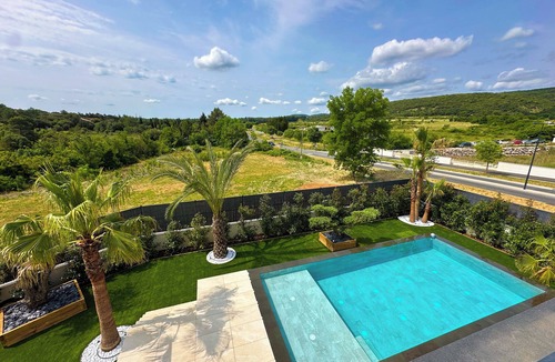 Montarnaud Villa | Sublime architect-designed villa not overlooked
