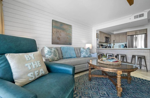 Fort Walton Beach Condo | Sublime Luxe Retreat + Free Beach Service