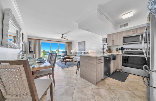 Fort Walton Beach Condo | Sublime Luxe Retreat + Free Beach Service