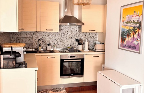 Espero-Pax Apartment | Sublime sea view, heated pool, garden, direct sea access to the Corniche d'or