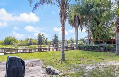 Hernando House | Sublime Sunrise lakefront Dock, FirePit Kayak fishing Boat&boat trailer Parking