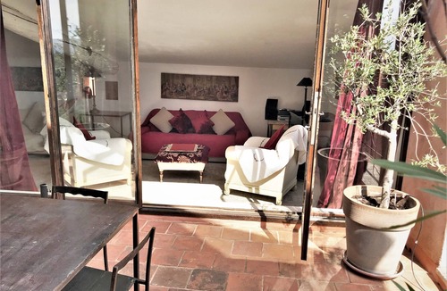 Roussillon House | sublime terrace house in the heart of the village of Roussillon in the Luberon