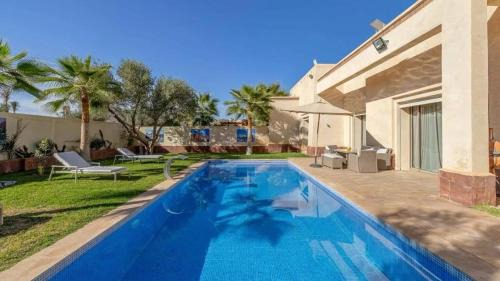 Zaouia Sidi Abdallah Ben Sassi Villa | Sublime villa moderne avec jardin et piscine