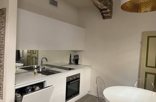 Parma City Centre Apartment | SUBURB OF STUDIES 7