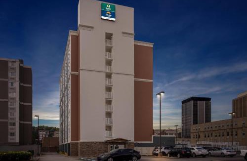 Charleston Hotel | Suburban Studios Charleston - Civic Center