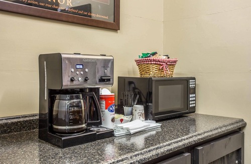 Charlotte Hotel | Suburban Studios Charlotte - Ballantyne